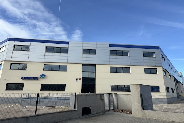 NAVE LOGISTICA EN ALQUILER EN EL PRAT DE LLOBREGAT DE 2.776&nbsp;m&sup2;
