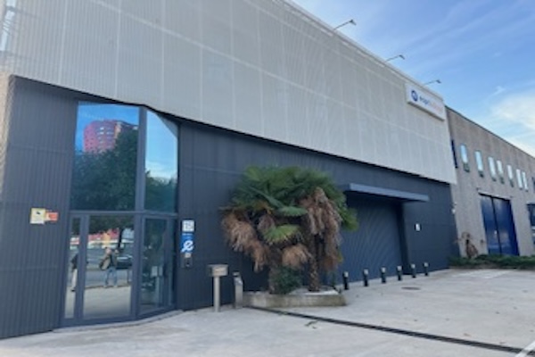 NAVE INDUSTRIAL EN ALQUILER EN L'HOSPITALET DE LLOBREGAT DE 1.196 m²